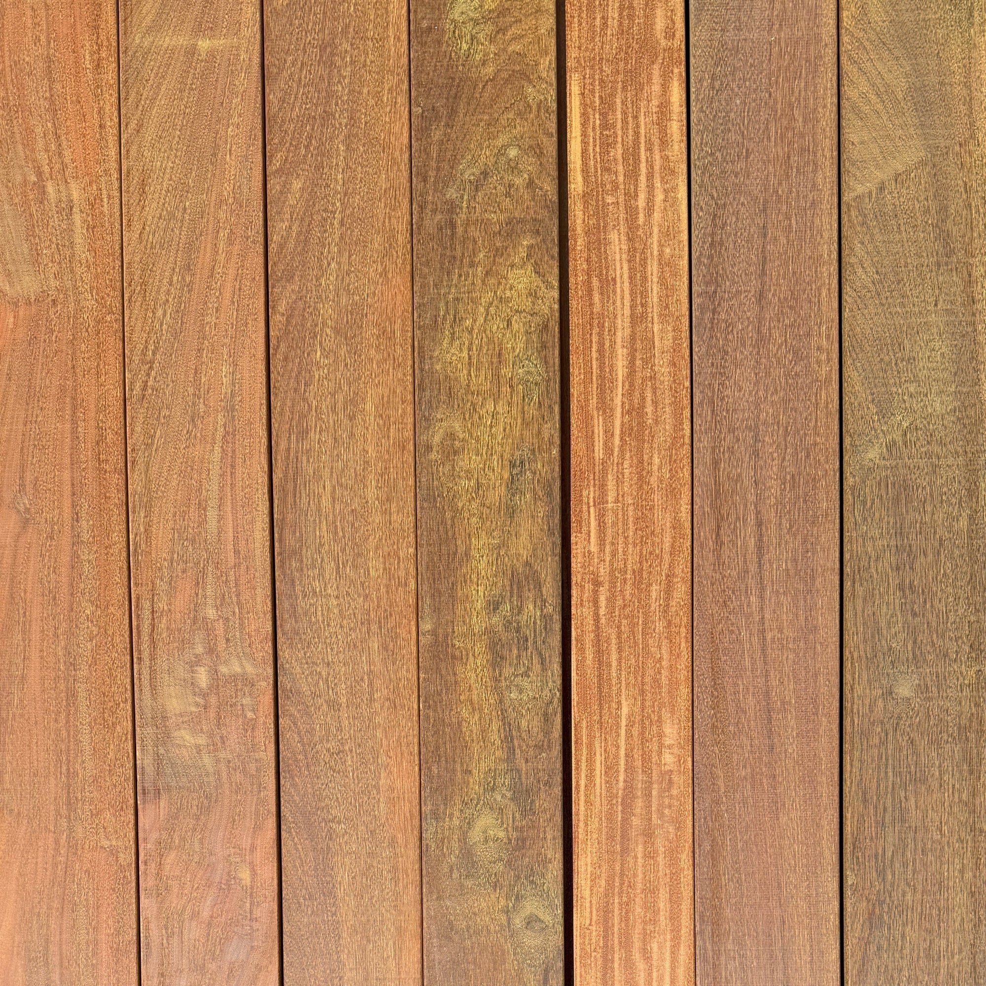 Ipé ou Garapa : quel bois de terrasse est le plus adapté ?
