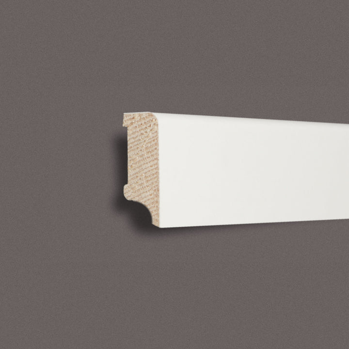 Sockelleiste furniert weiß lackiert – 16 × 40 × 2400 mm