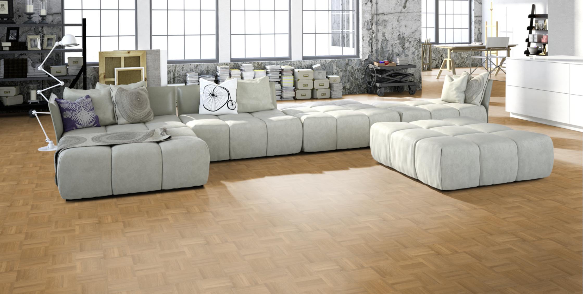 Eiche Natur/Select Mosaikparkett Würfel – Beispielbild Wohnzimmer mit grauem Sofa