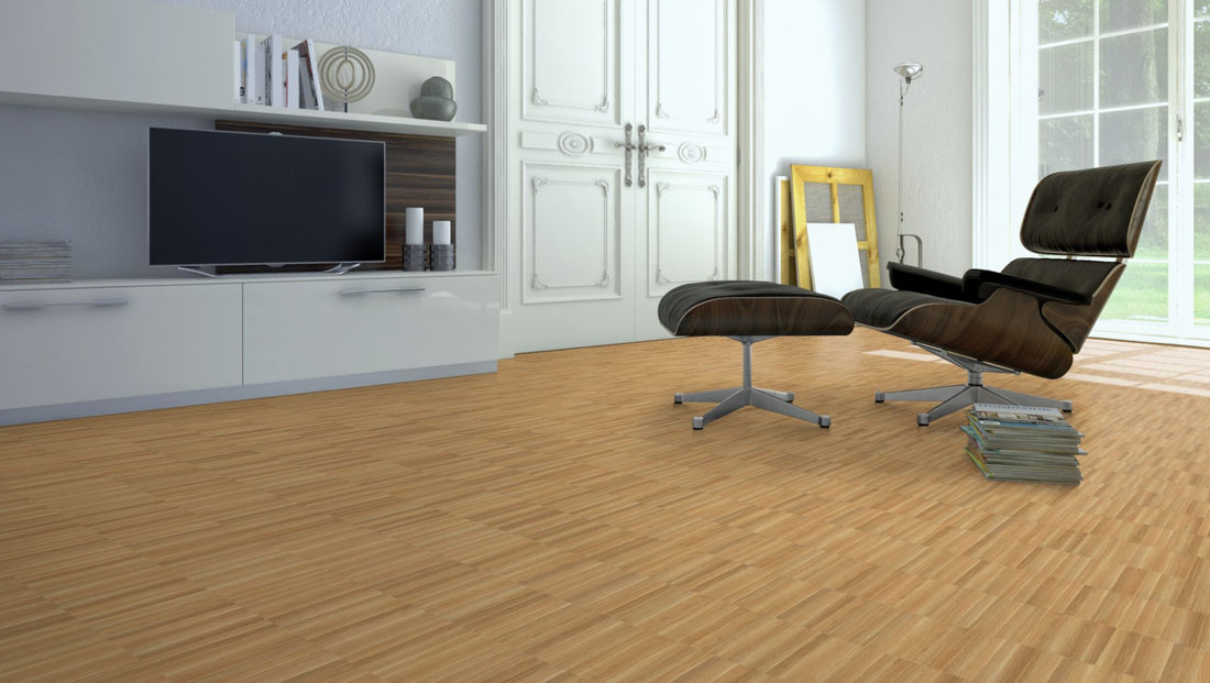 Eiche Gestreift Mosaikparkett Parallel – Beispielbild Wohnzimmer mit Designer–Stuhl