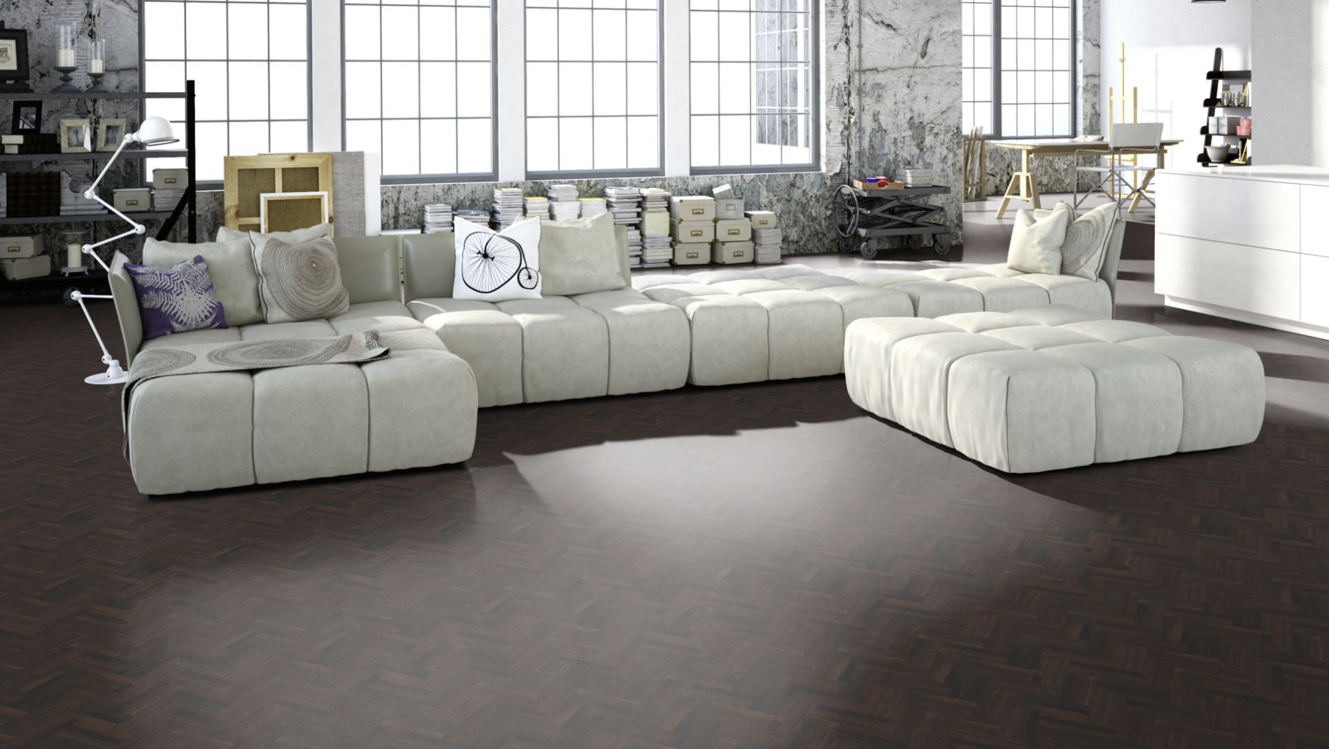 Räuchereiche Naturell Mosaikparkett 3-fach Fischgrät – Beispielbild Wohnzimmer mit grauem Sofa