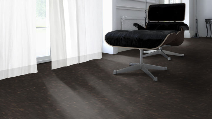 Hirnholzboden Räuchereiche Antik 10 mm engl. Verband – Beispielbild Designer Stuhl