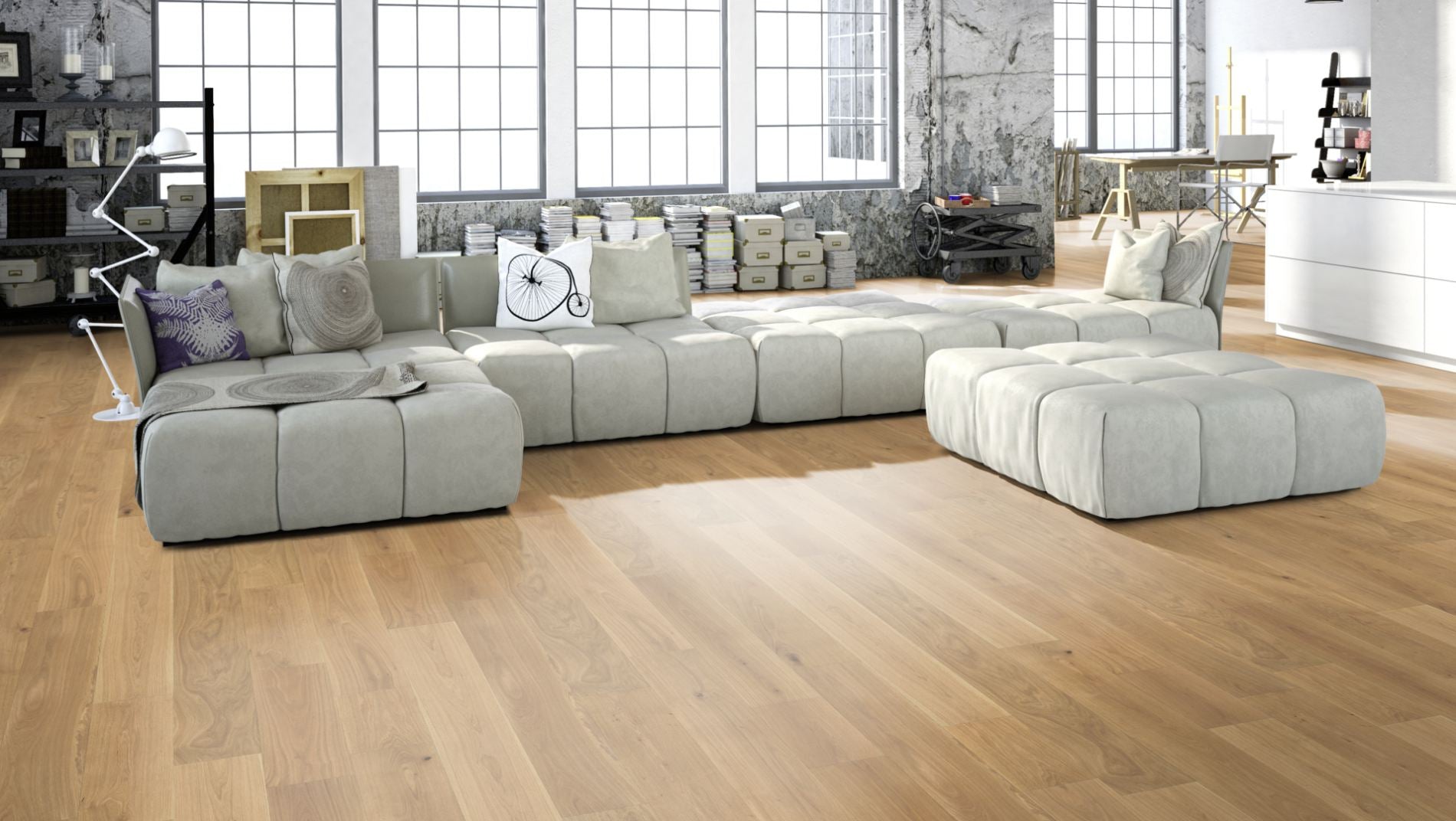 Eiche Natur 5 % weiß oxidativ geölt Massivholzdiele 15 × 150 mm – Beispielbild Wohnzimmer mit grauem Sofa