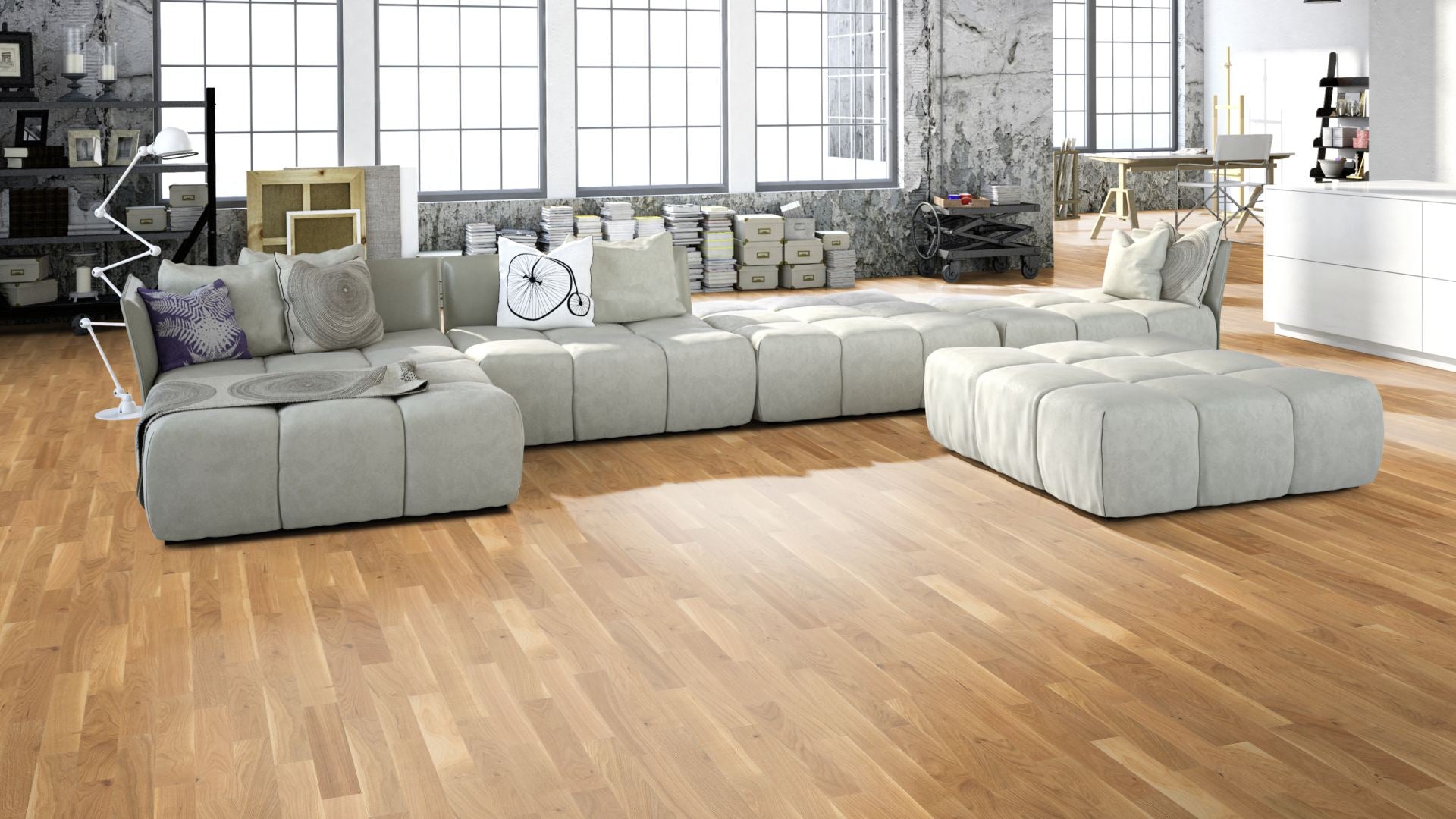 Eiche Object geölt 2-Schicht Fertigparkett Beispielbild Wohnzimmer mit grauem Sofa