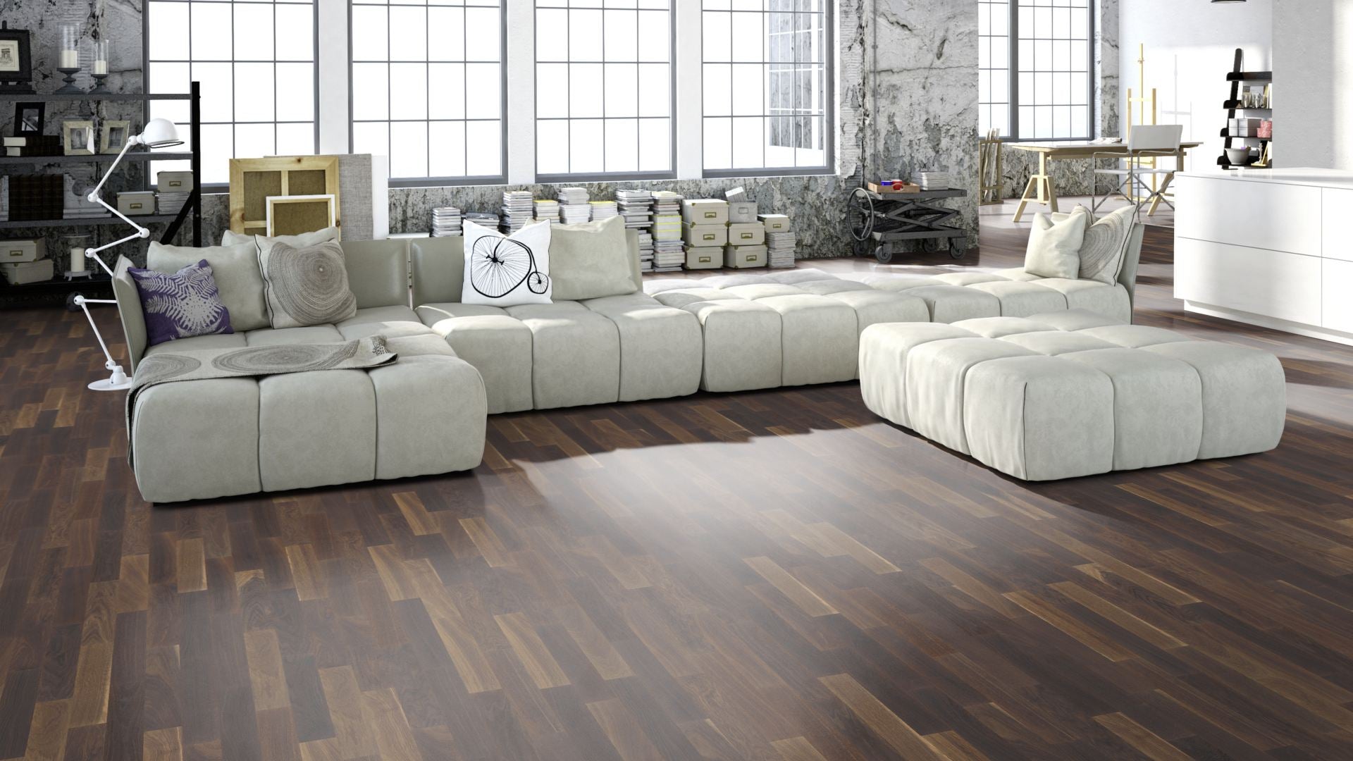 Räuchereiche Select/Nature  geölt 2-Schicht Fertigparkett Beispielbild Wohnzimmer mit grauem Sofa