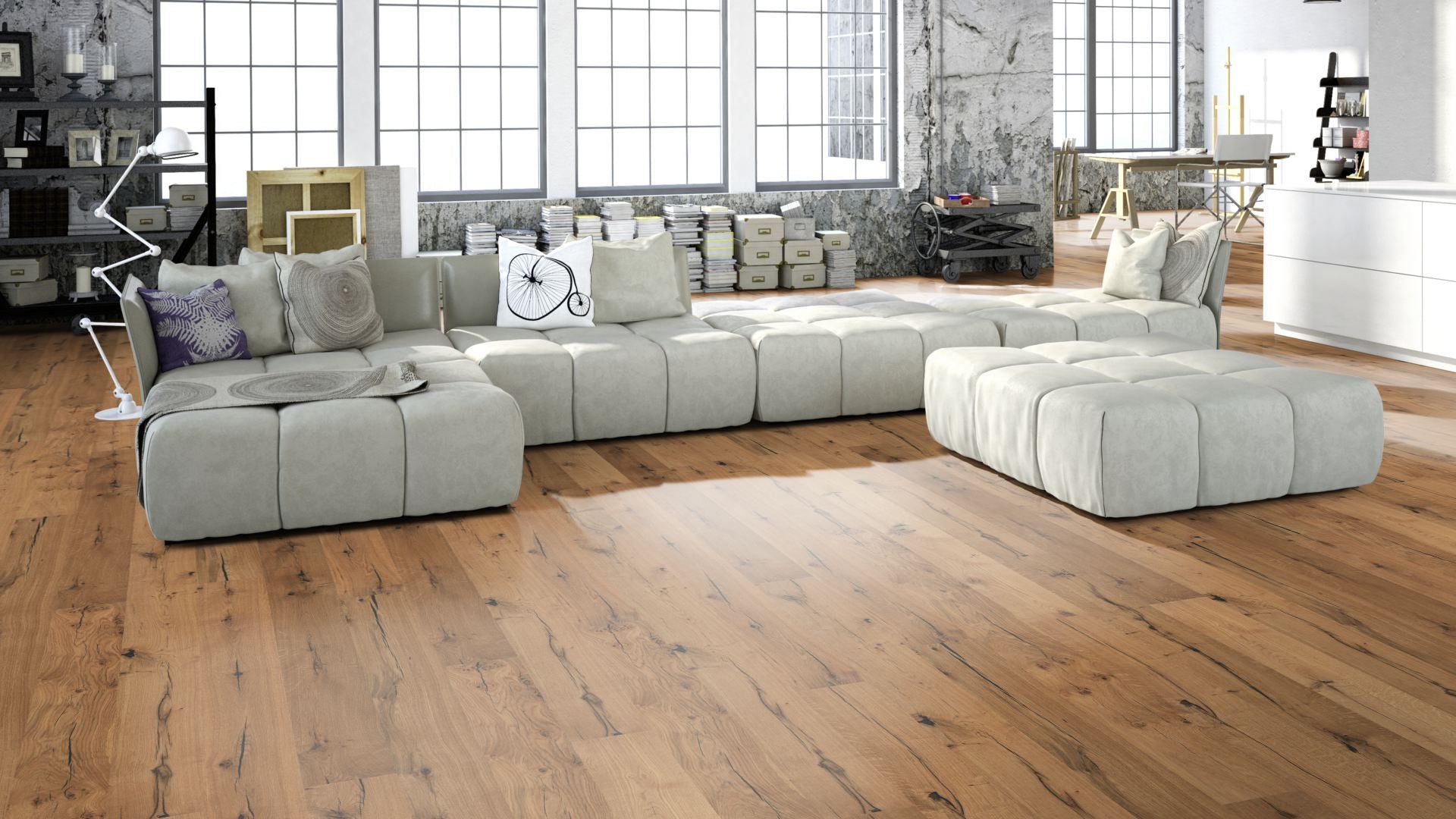 Eiche Classic gebürstet & farblos geölt 3-Schicht Landhausdiele Click Beispielbild Wohnzimmer mit grauem Sofa