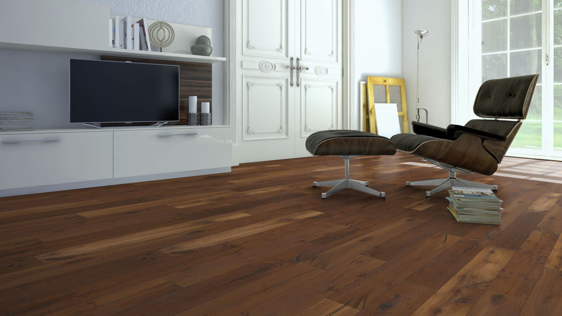 Räuchereiche Classic farblos geölt 3-Schicht Landhausdiele Click Beispielbild Designerstuhl