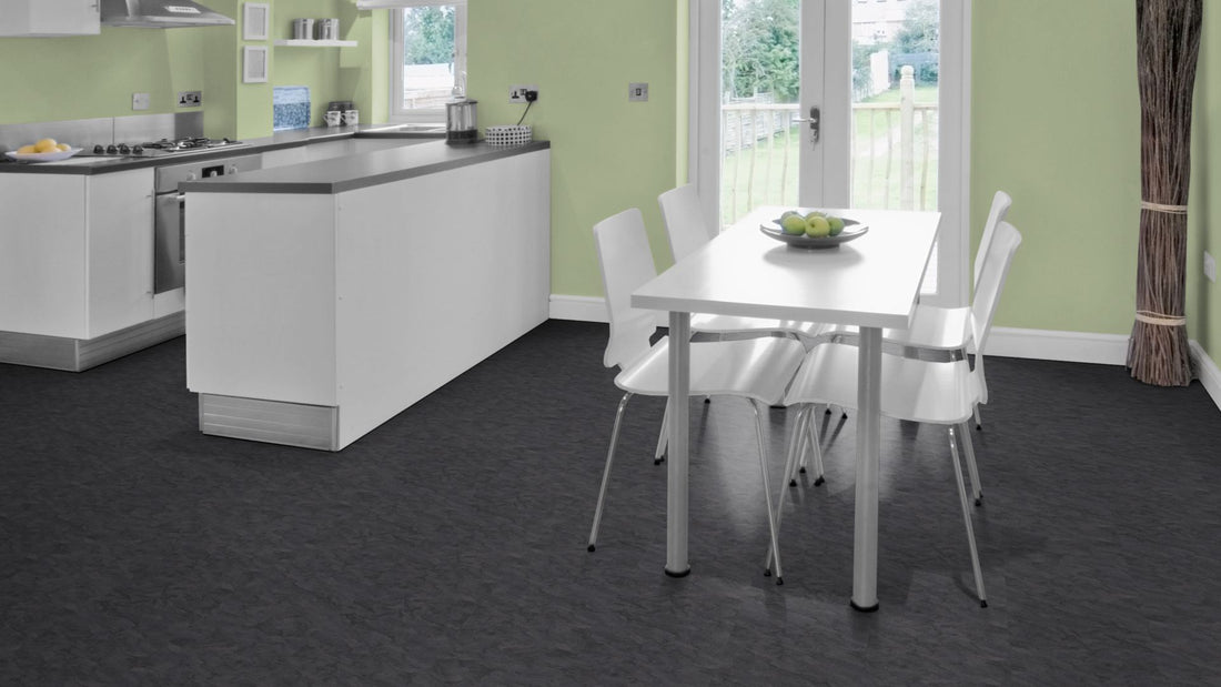 Erebos Traffic Vinyl Designboden Click 5,0 × 305 × 610 mm – Beispielbild Küche