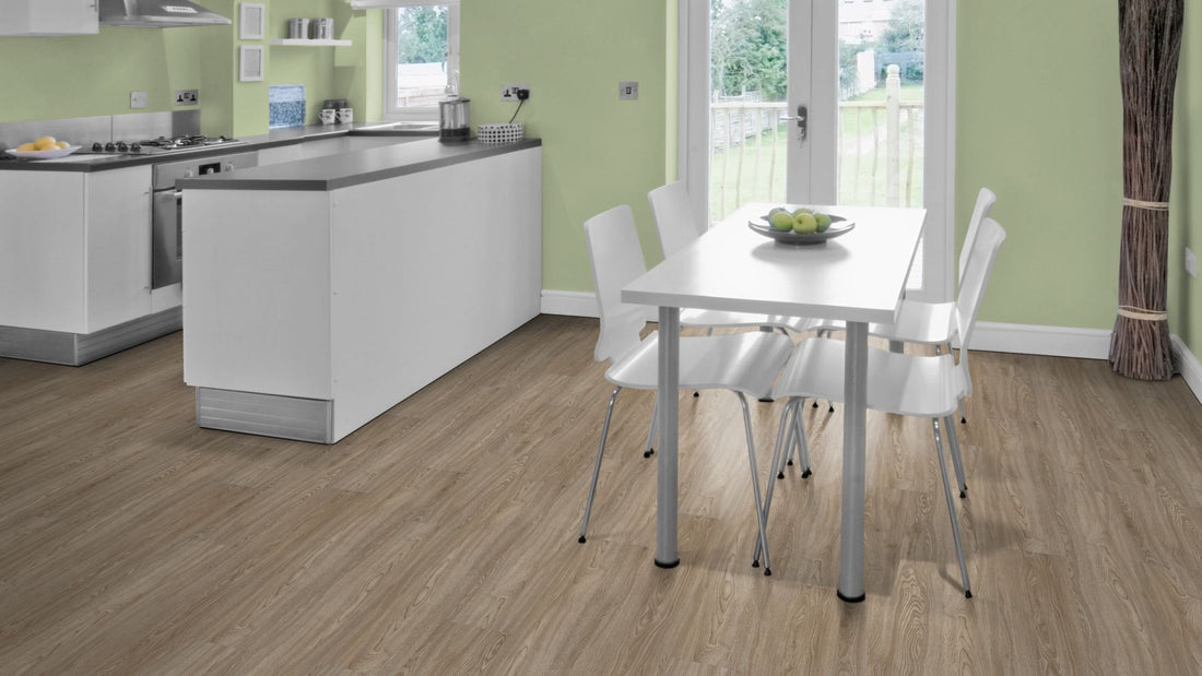 Ares Traffic SPC Vinyl Designboden Click 6,5 × 183 × 1220 mm – Beispielbild Küche