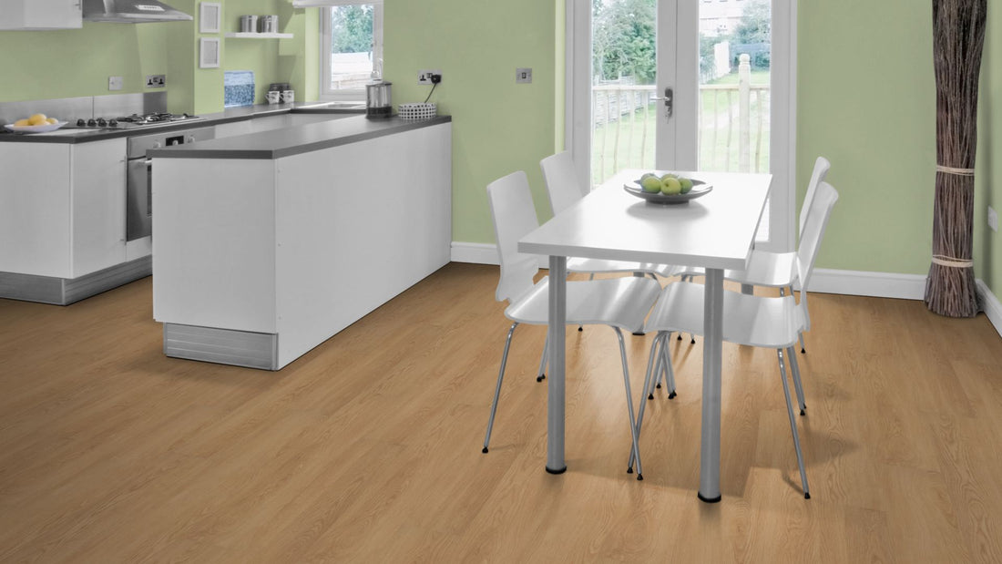 Triton Traffic SPC Vinyl Designboden Click 6,5 × 183 × 1220 mm – Beispielbild Küche
