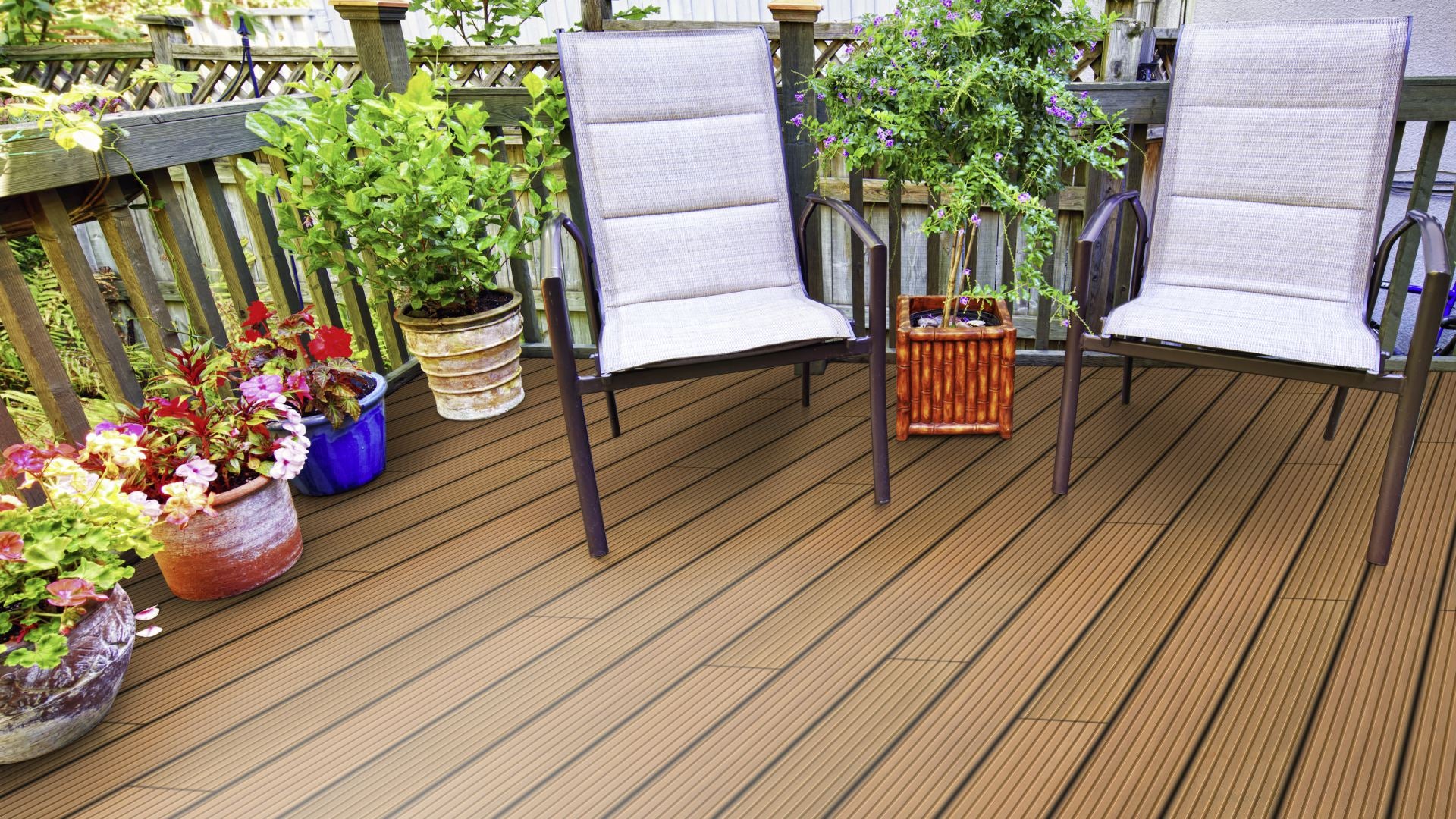 Garapa Prime KD genutet Terrassendiele 25 × 145 mm Fixlängen Beispielbild Garten