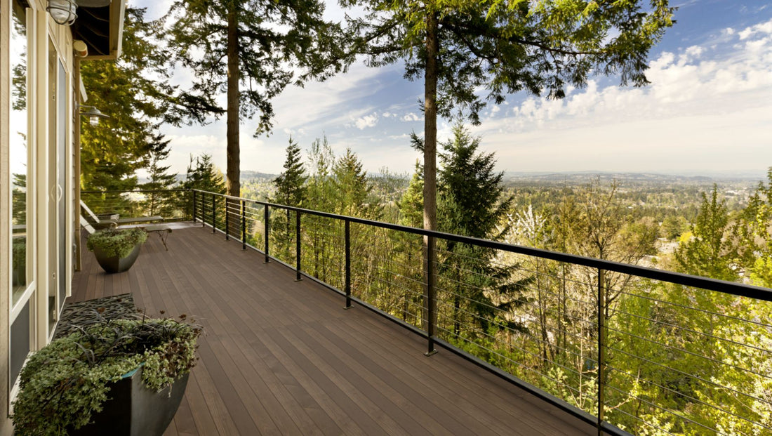 Thermo Esche Prime KD glatt Terrassendiele 21 × 130 mm Systemdiele Nut & Feder Beispielbild Terrasse