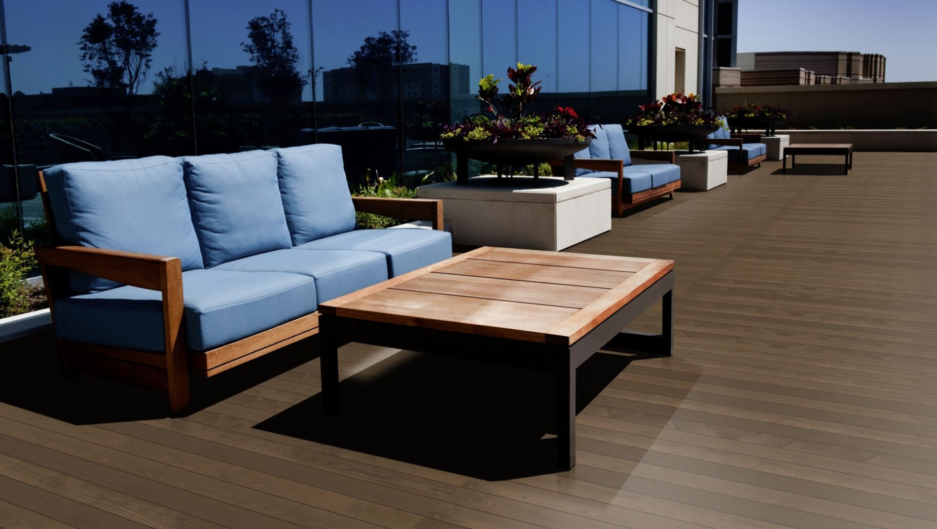 Douglasie I/III nachsortiert KD glatt Terrassendiele 26 x 145 mm Fixlängen Beispielbild Dachterrasse