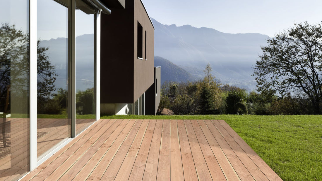 Douglasie I/III nachsortiert KD glatt/glatt Terrassendiele 40x145mm Fixlängen Beispielfoto Terrasse