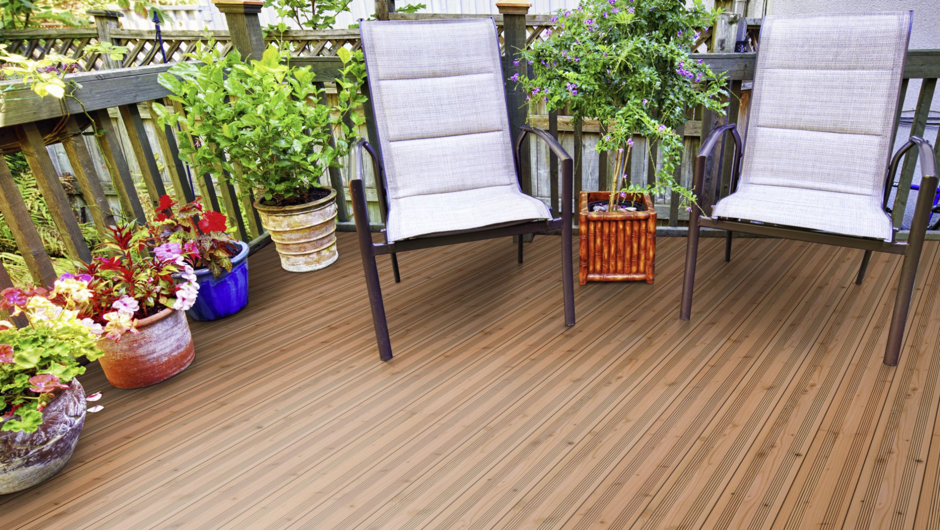 Douglasie I/III nachsortiert KD französisch Terrassendiele 26 x 145mm Fixlängen Beispielbild Garten