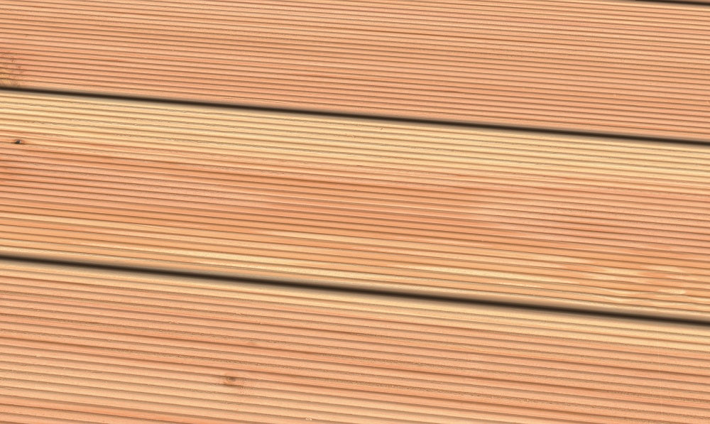 Douglasie I/III nachsortiert KD gerillt Terrassendiele 26 x 145 mm Fixlängen Produktfoto