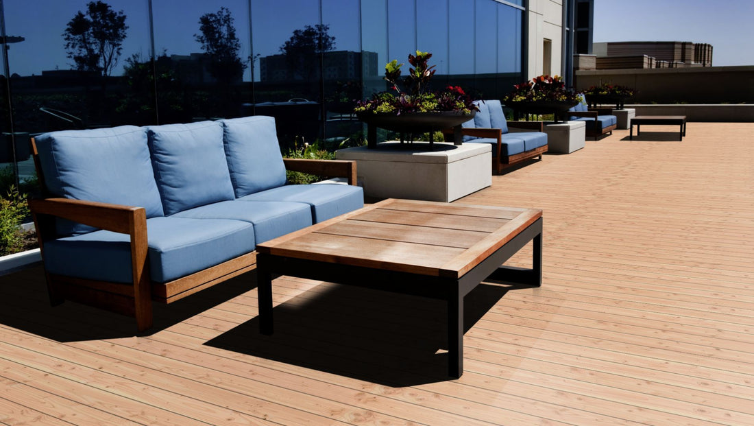 Douglasie I/III nachsortiert KD gebürstet Terrassendiele 26 x 145 mm Fixlängen Beispielbild Dachterrasse