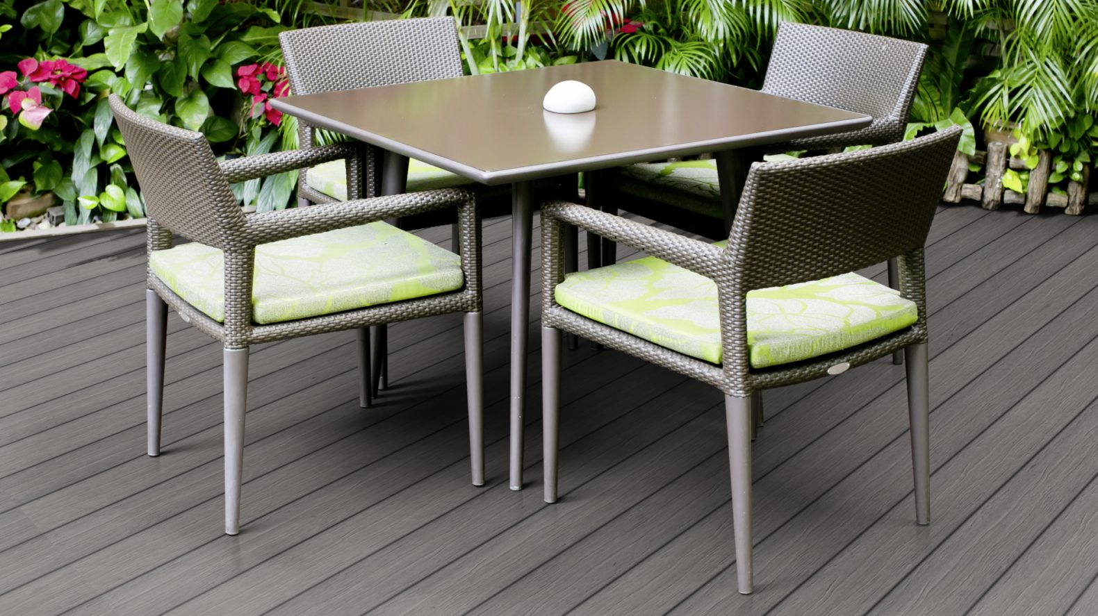 WPC 22 × 143 mm SOLID steingrau gealtert Terrassendiele (massiv) Fixlängen Beispielbild Garten