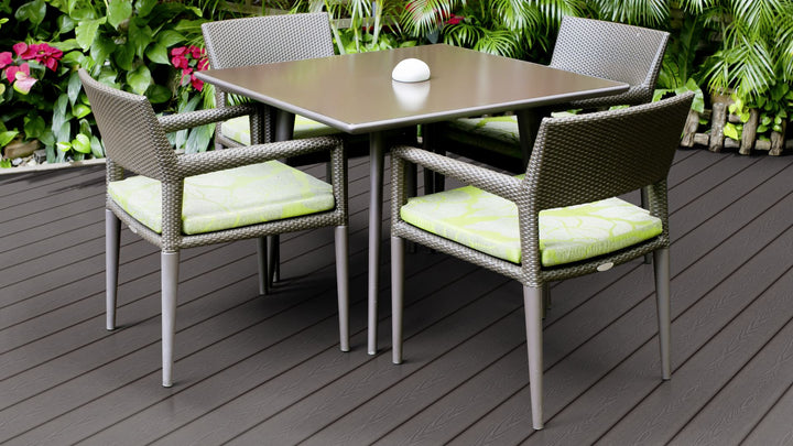 WPC solid hellgrau Beispielbild Terrasse