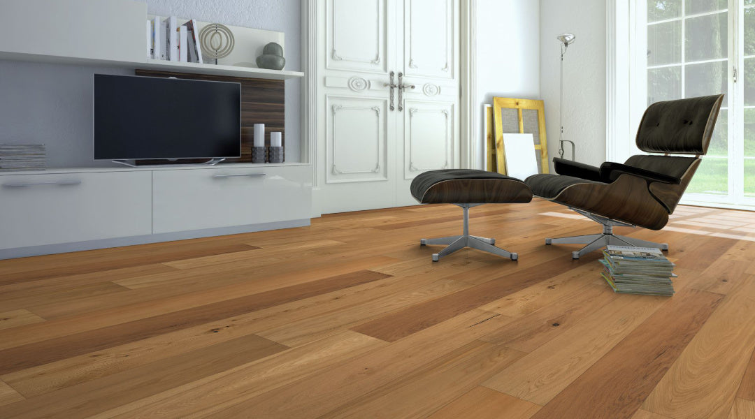Eiche Project lackiert (matt) 3-Schicht Landhausdiele Click Beispielbild Designerstuhl