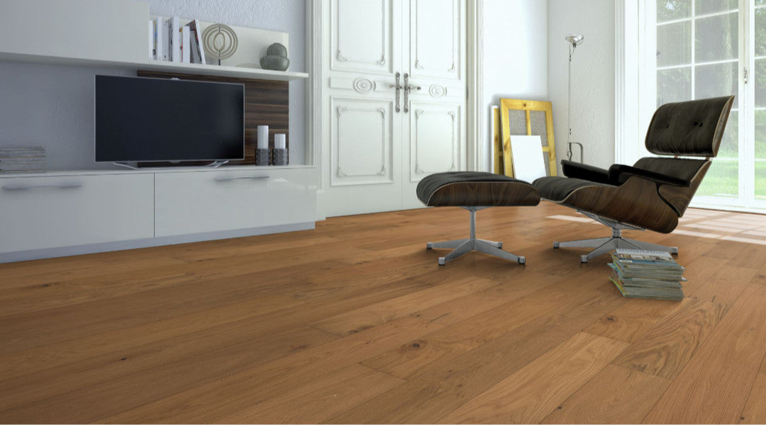 Eiche Project handgehobelt & geölt 3-Schicht Landhausdiele Click Beispielbild Designerstuhl