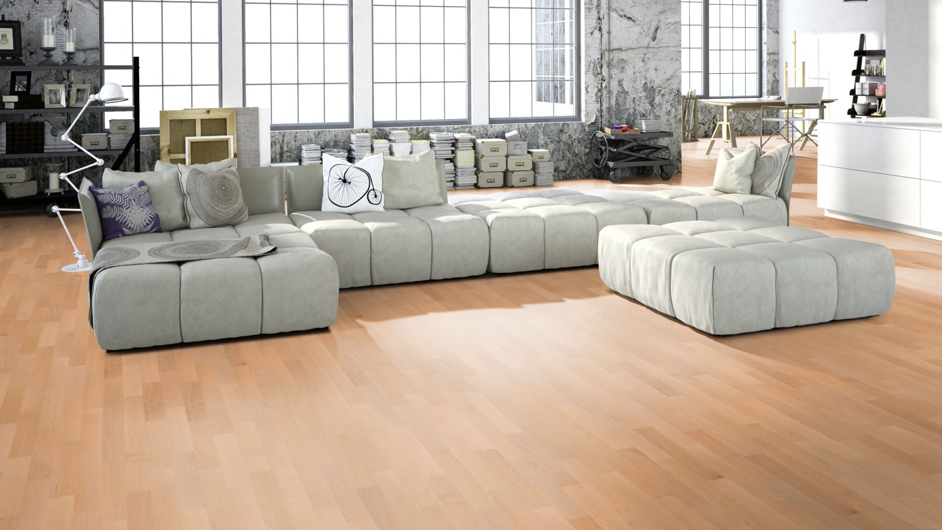 Buche gedämpft Nature geölt  2-Schicht Fertigparkett Beispielbild Wohnzimmer mit grauem Sofa