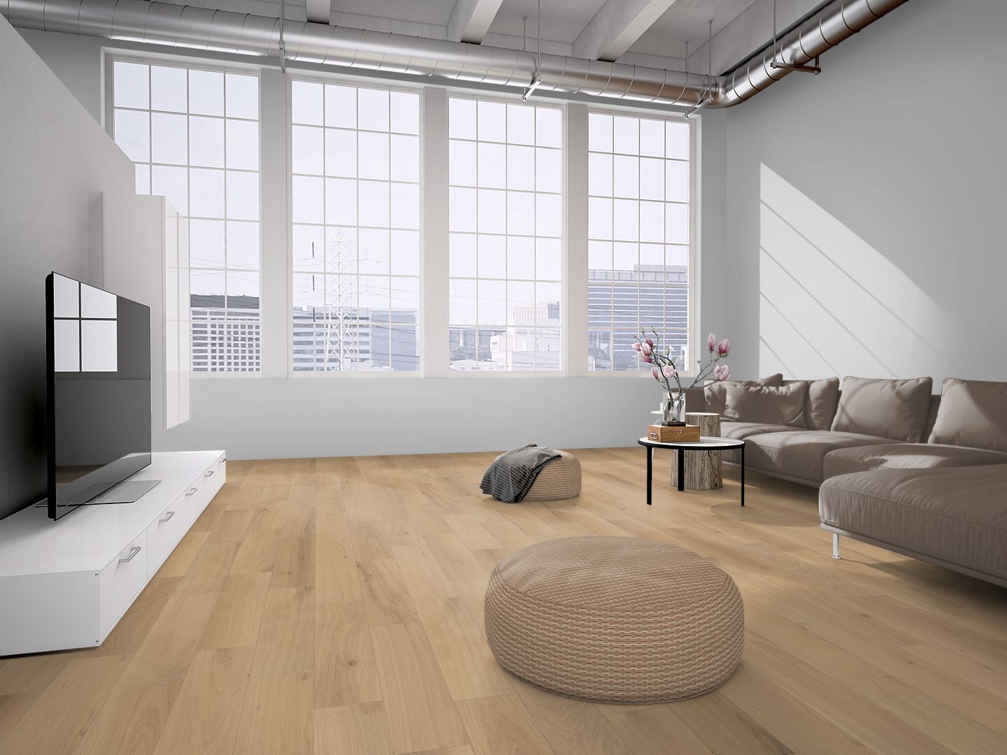 Eiche Natur 5 % weiß geölt 2-Schicht Massivdiele 11 × 155 × 500–2000 mm – Beispielbild Wohnzimmer mit Pouf und Fernseher