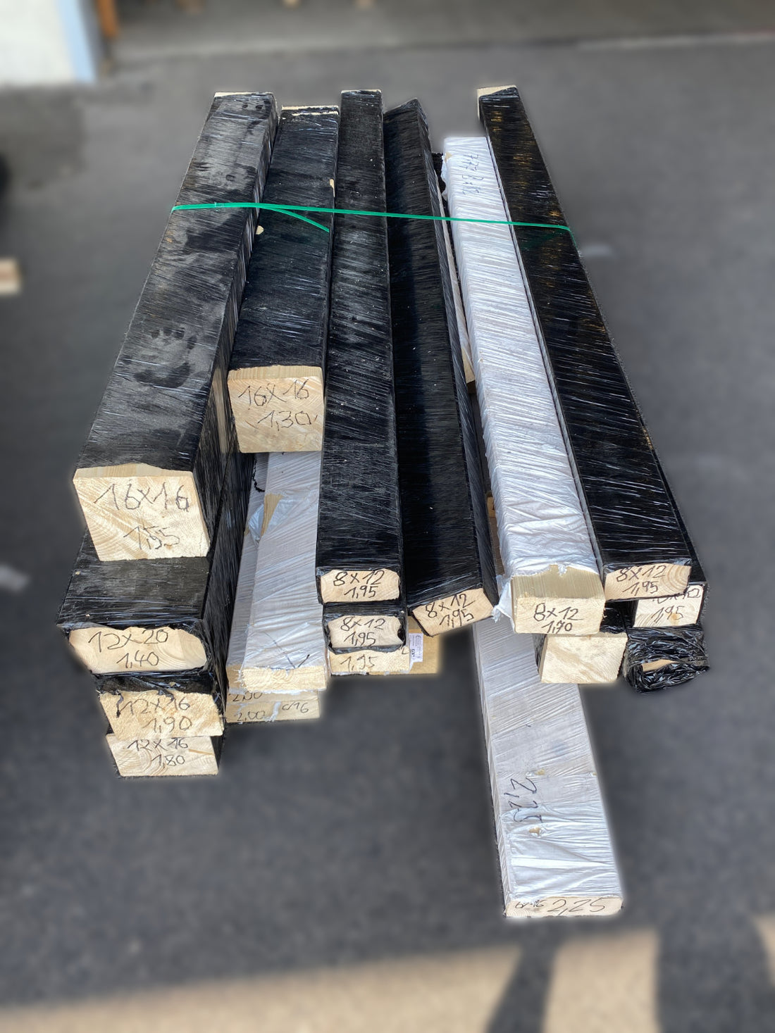 Lot de bois lamellé-collé (BSH) en épicéa – 24 poutres en bois collé | Déstockage