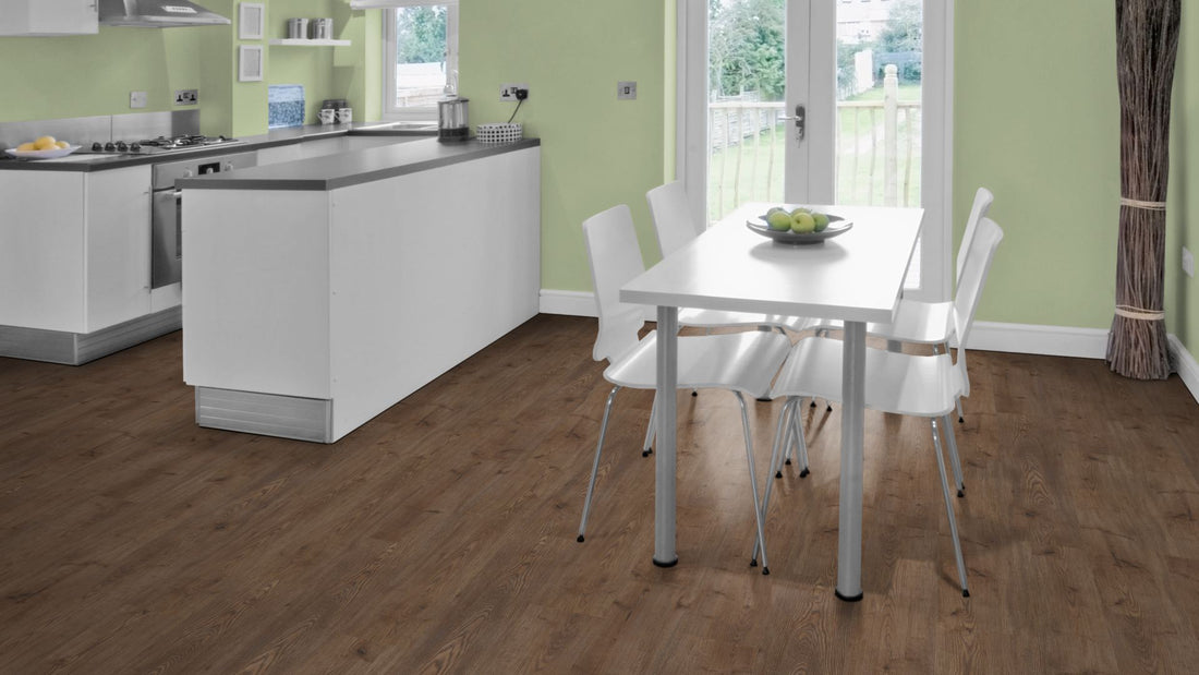 Atlas Traffic SPC Vinyl Designboden Click 6,5 × 305 × 610 mm – Beispielbild Küche