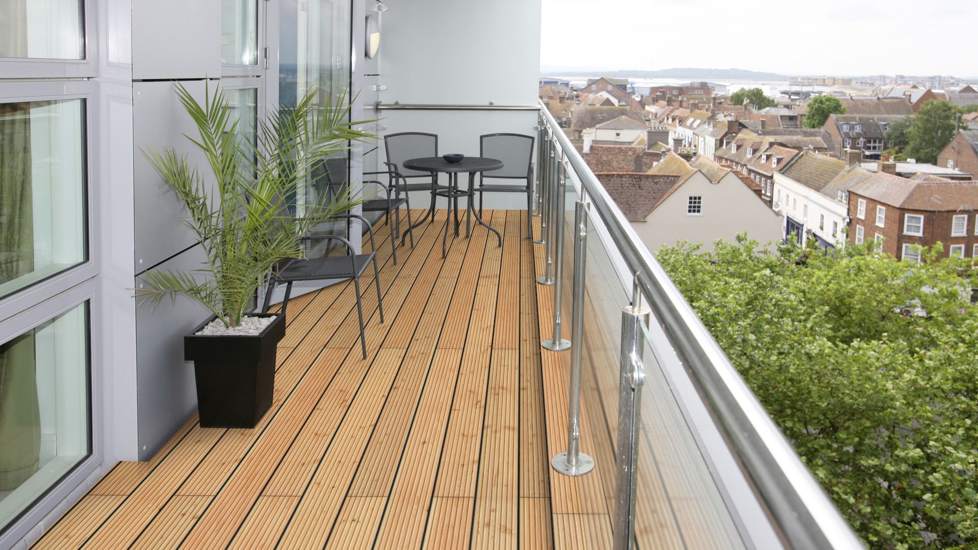 Douglasie kanadisch VEH A/B KD genutet Terrassendiele Beispielbild Balkon