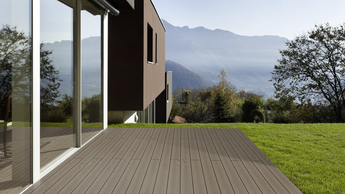 WPC 22 × 143 mm SOLID kieselgrau gerillt Terrassendiele (massiv) Fixlängen