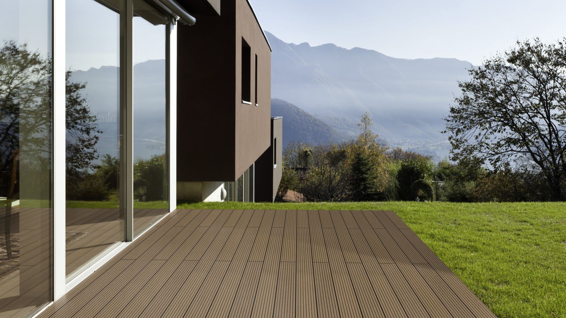 WPC 22 x 143 mm SOLIDE
 brun clair rainuré
 Terrasse (solide) longueurs fixes