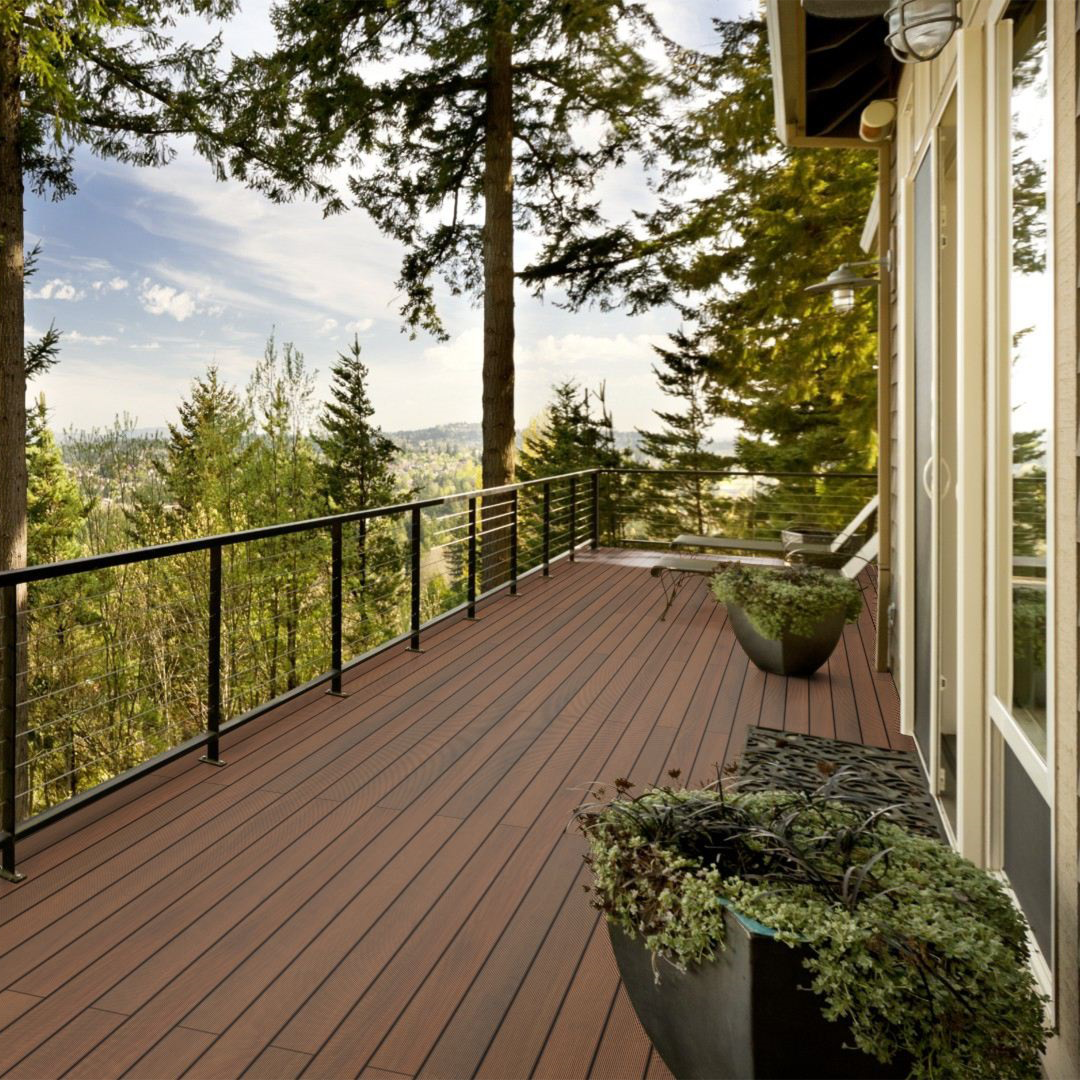 Holz Terrassendielen auf einer Dachterrasse